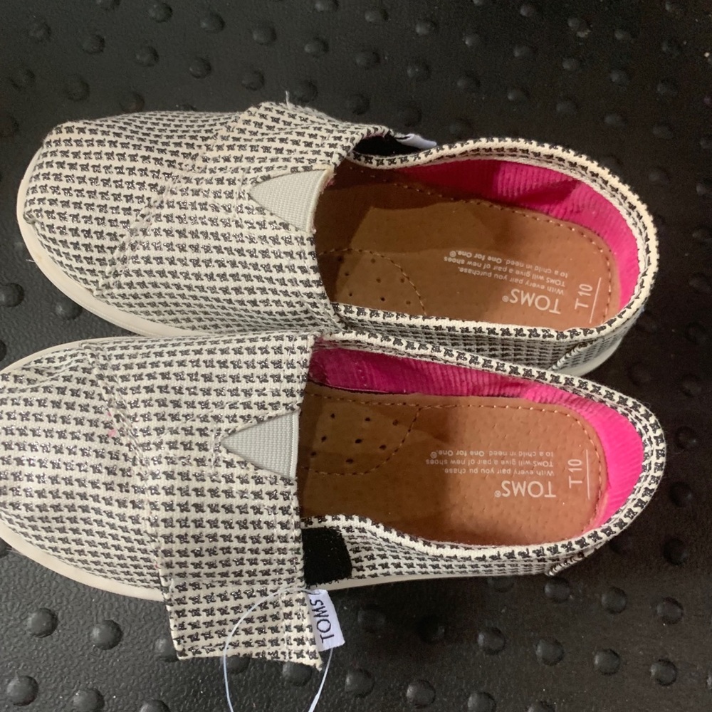 Toms toddler girl size 10 shoes